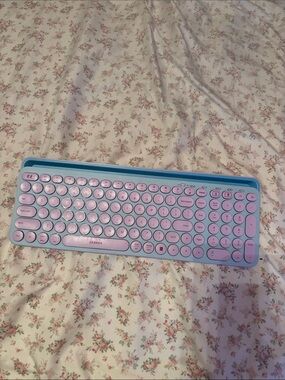 Pastel Pink & Blue Round-Key Wireless Keyboard